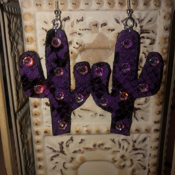 Snakeskin and Rhinestone Earrings - Picture 4 of 4